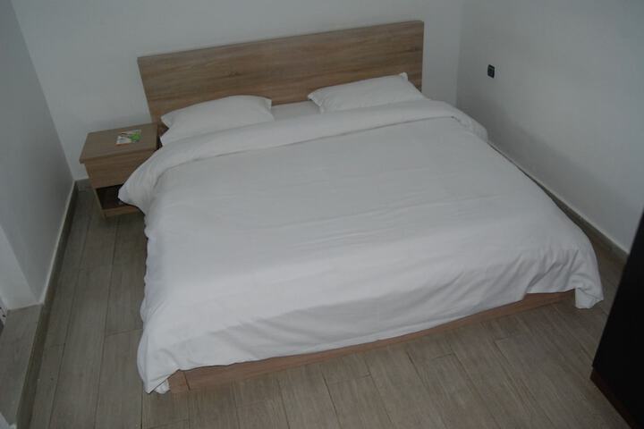 Room 14 of 90