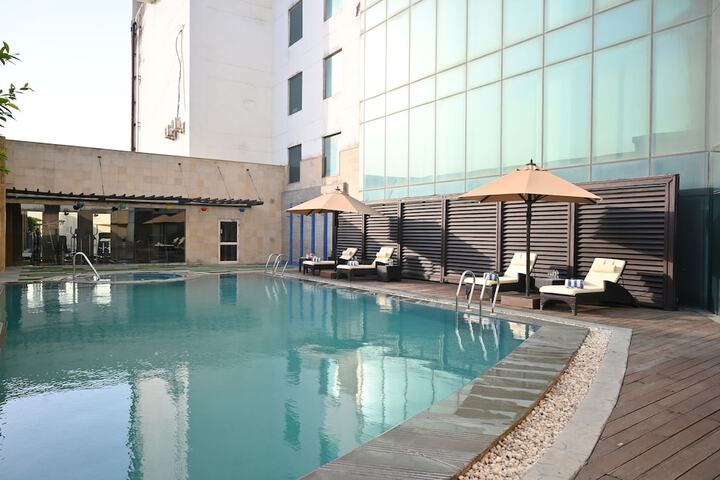 Pool Hotel