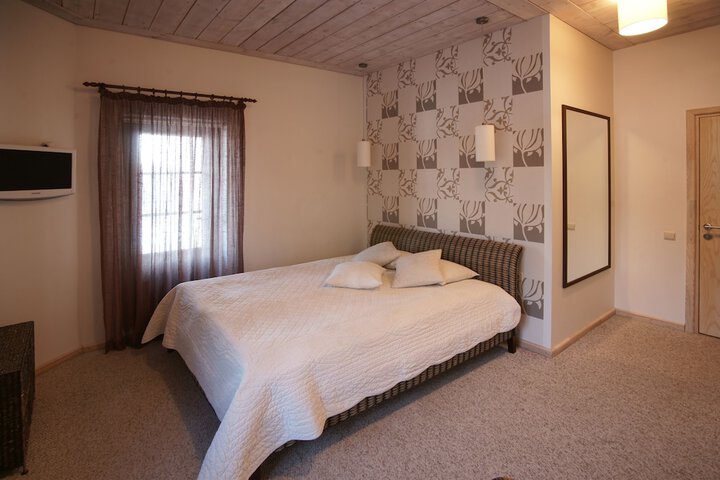 Room 6 of 62