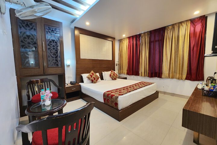 Room 32 of 174