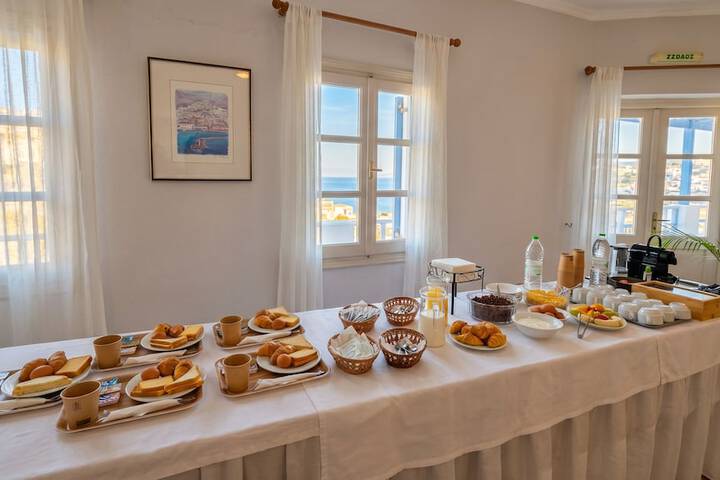 Breakfast/Coffee Service 33 of 48