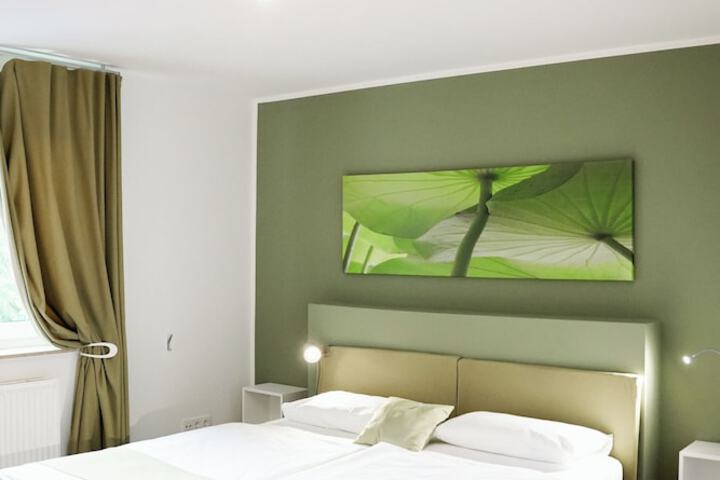 Room 44 of 76