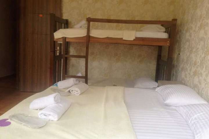 Room 5 of 7