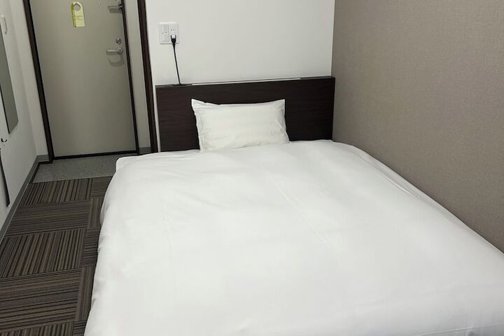 Room 3 of 9