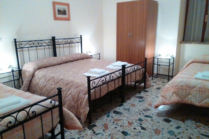 Room 6 of 61