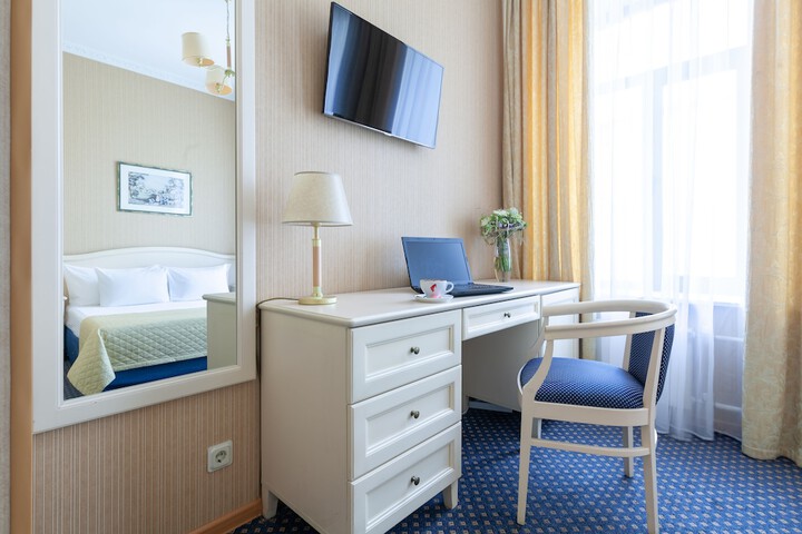 Room 9 of 71