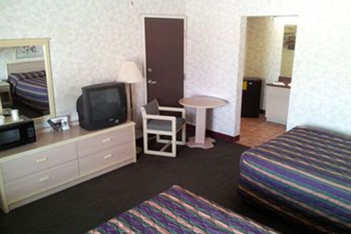Room 14 of 27