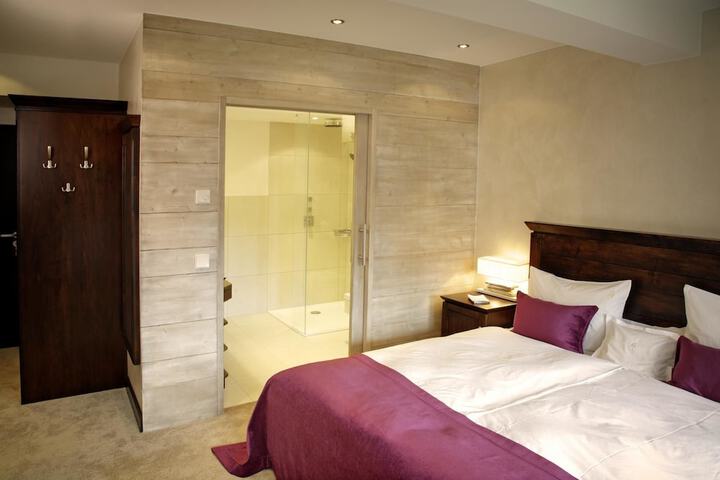 Room 7 of 70