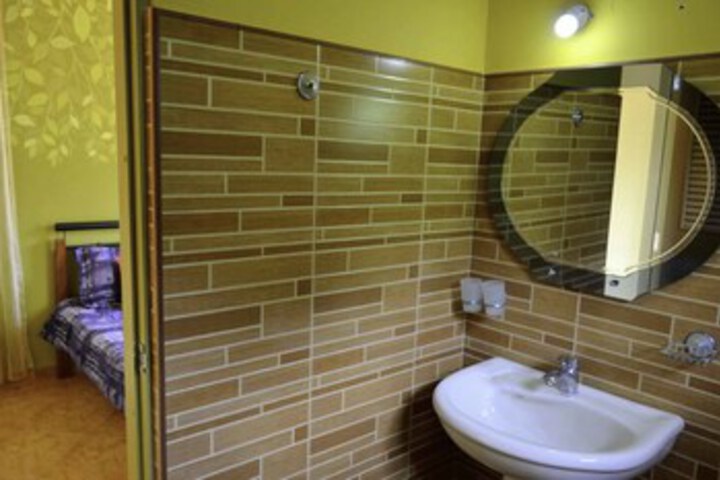 Room 3 of 20