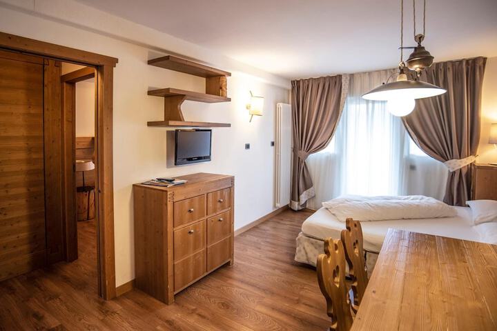 Room 7 of 34