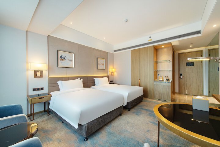 Room 10 of 61