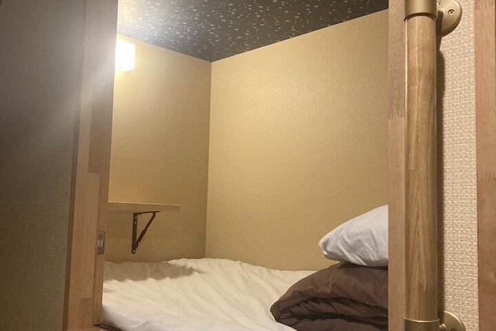 Room 2 of 7