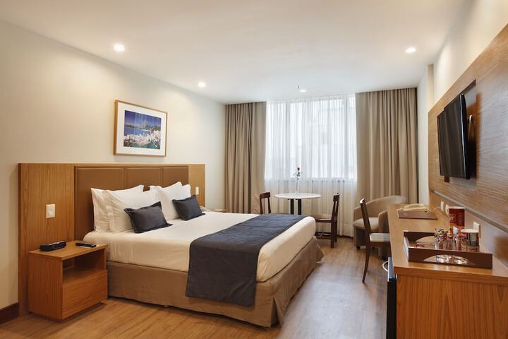 Room 32 of 59