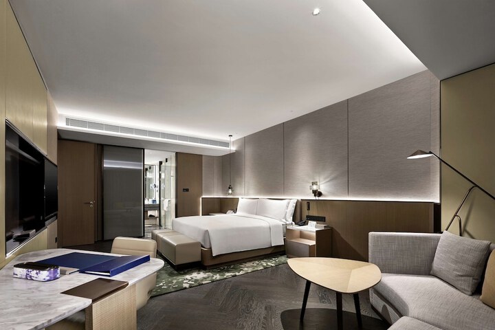 Room 22 of 63