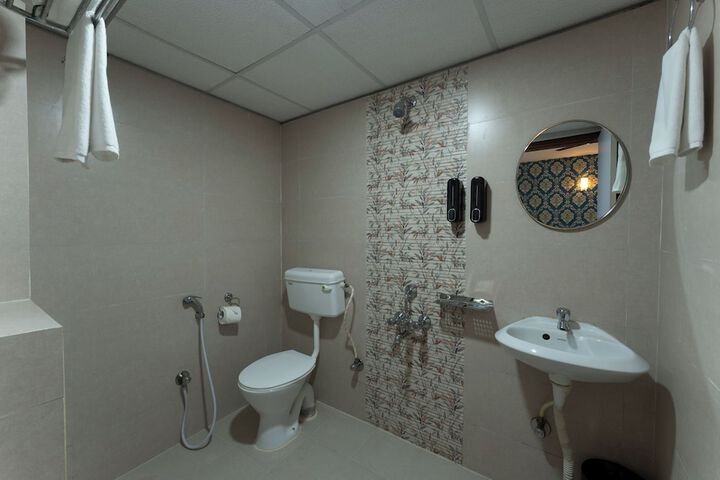 Room 34 of 63