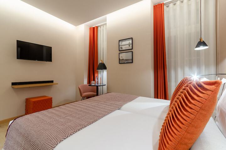 Room 35 of 99