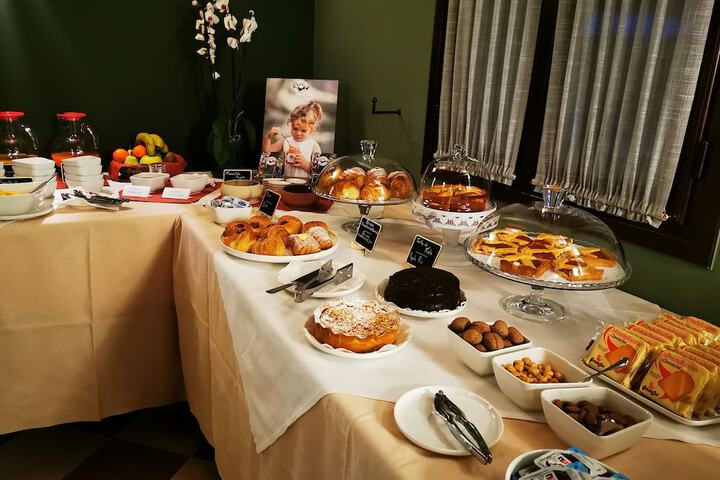Breakfast buffet