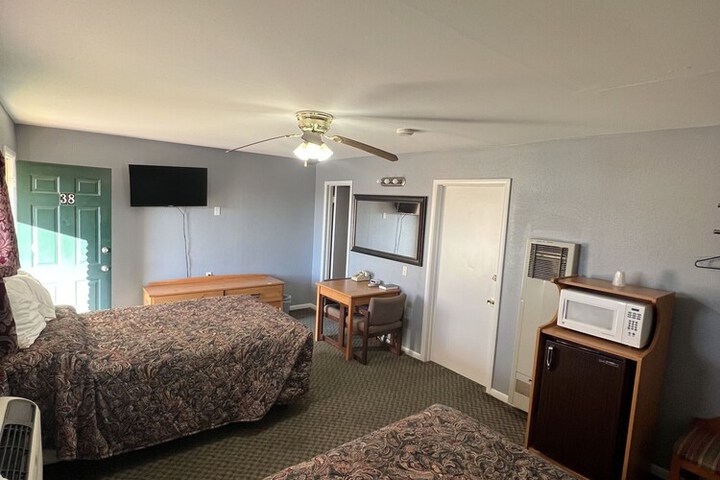 Room 6 of 26
