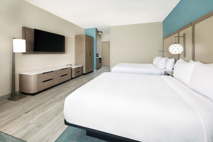 Room 4 of 70