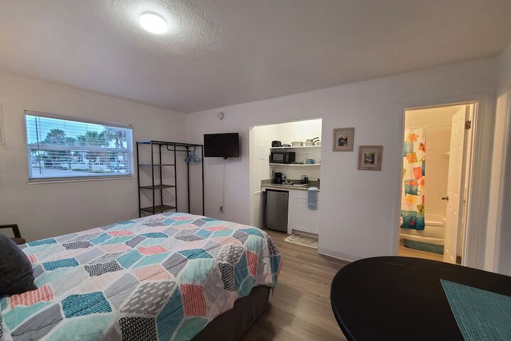 Room 34 of 166