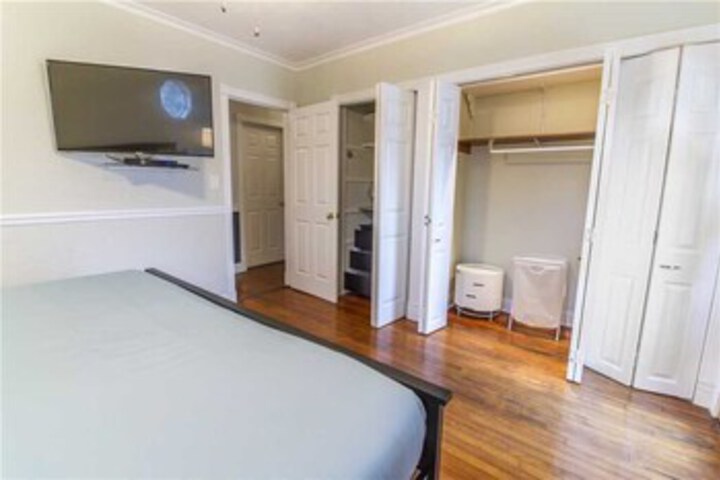 Room 32 of 39