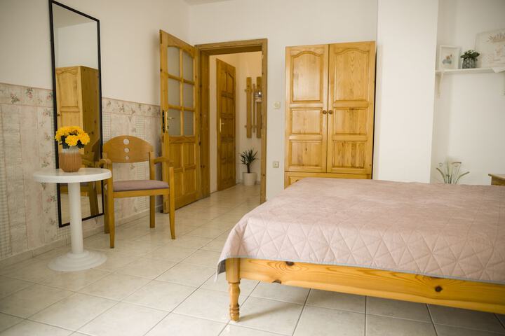 Room 17 of 146