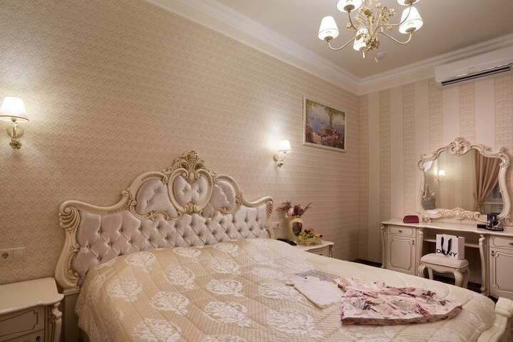 Room 17 of 46