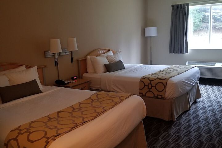 2 Queen Beds (5 of 17)