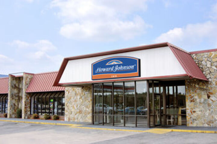 Howard Johnson by Wyndham Valdosta in Valdosta, GA