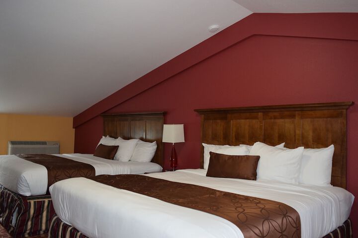 Room 10 of 65