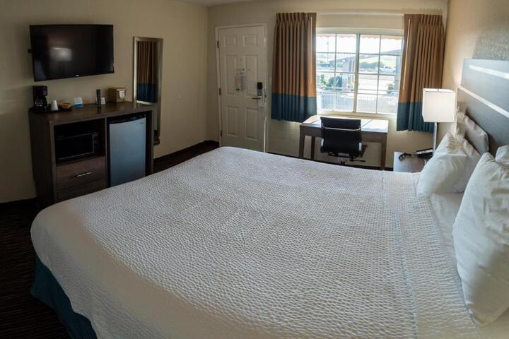 1 King Bed (7 of 22)
