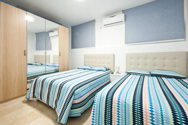 Room 2 of 4