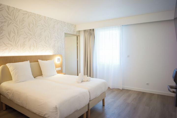 Room 46 of 127