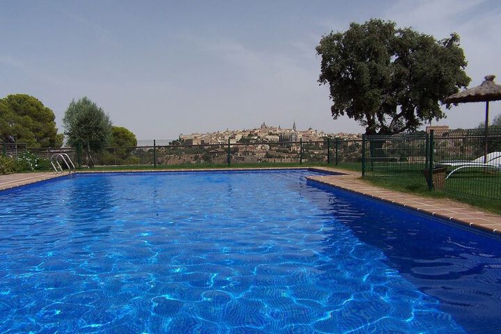 Pools & Facilities