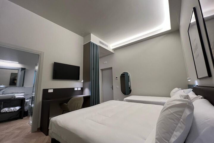 Room 26 of 40