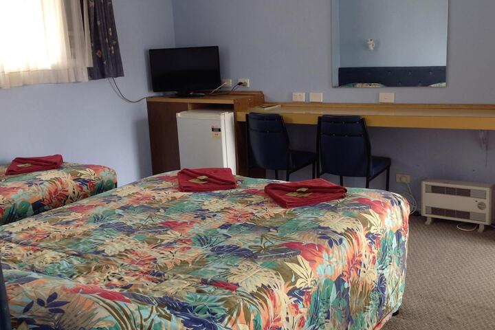 Room 13 of 34