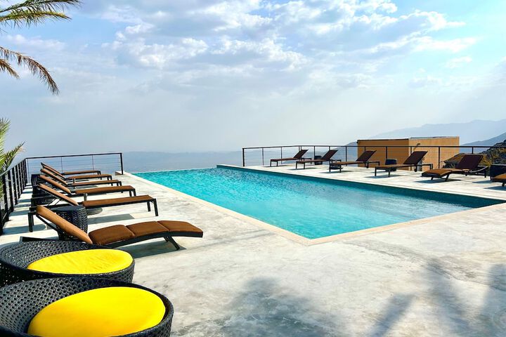Pool 15 of 60