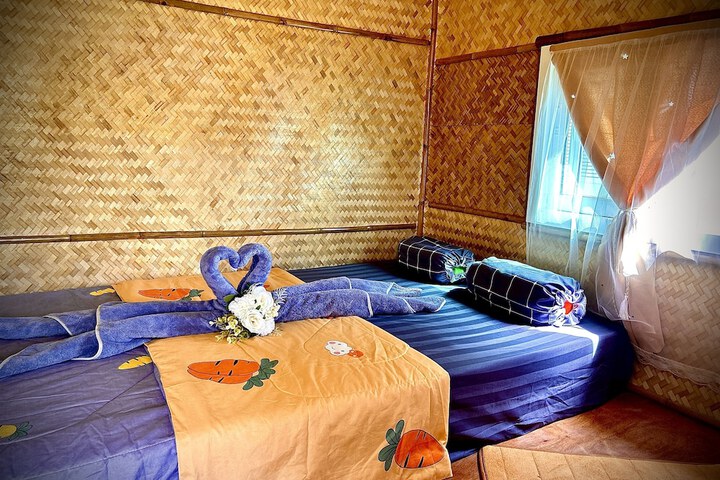 Room 2 of 18