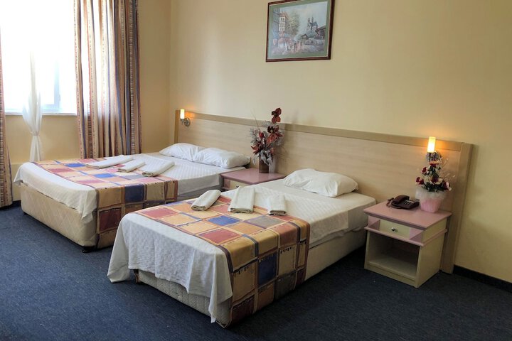 Room 4 of 17