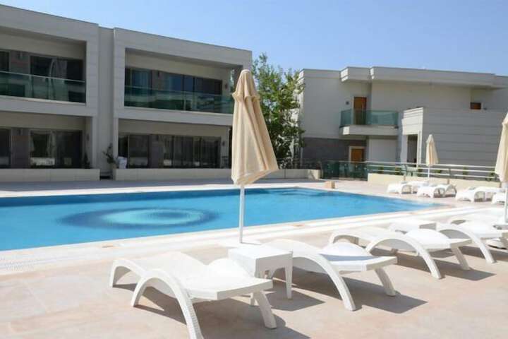 Pool 8 of 13