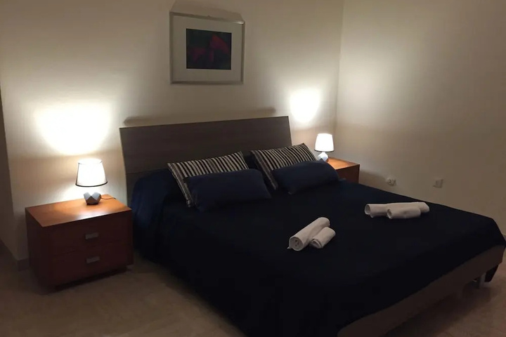 Room 5 of 16