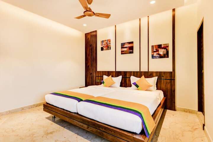 Room 14 of 26