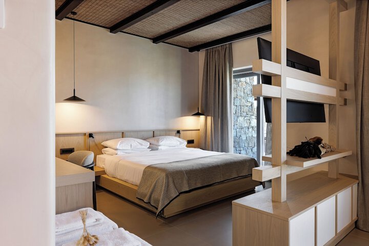 Room 15 of 104