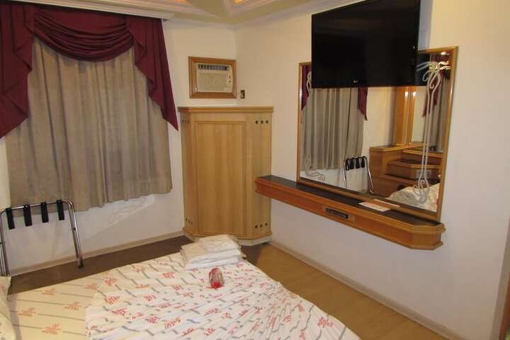 Room 8 of 46