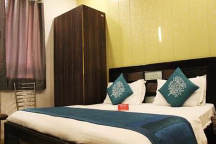 Room 13 of 23