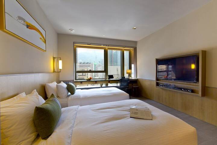 Room 25 of 36