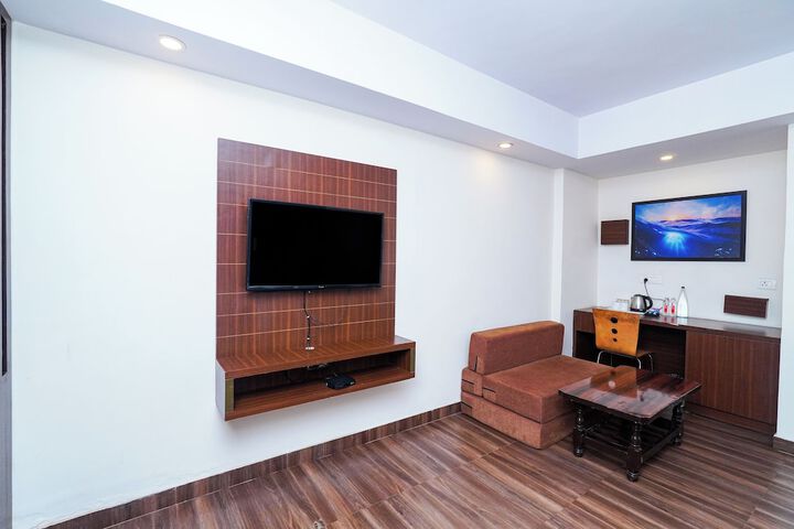 Room 9 of 46