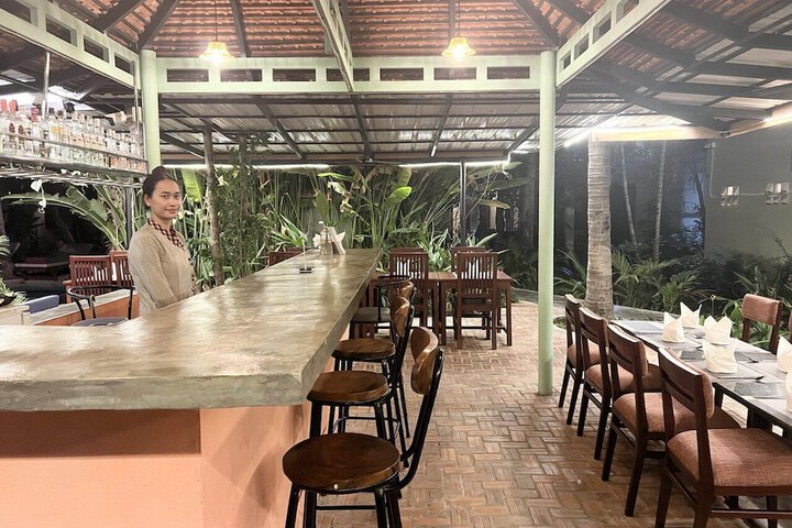 Dining 54 of 80