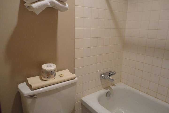 Room 11 of 39
