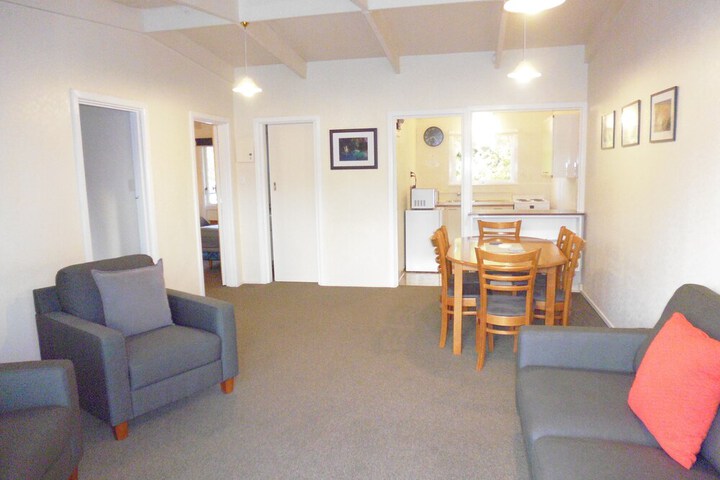 Room 27 of 42